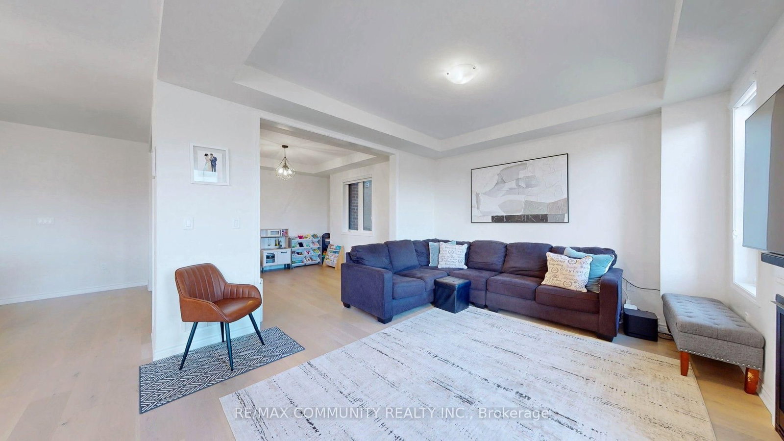 3279 Turnstone Boulevard • Pickering, ON photo 5