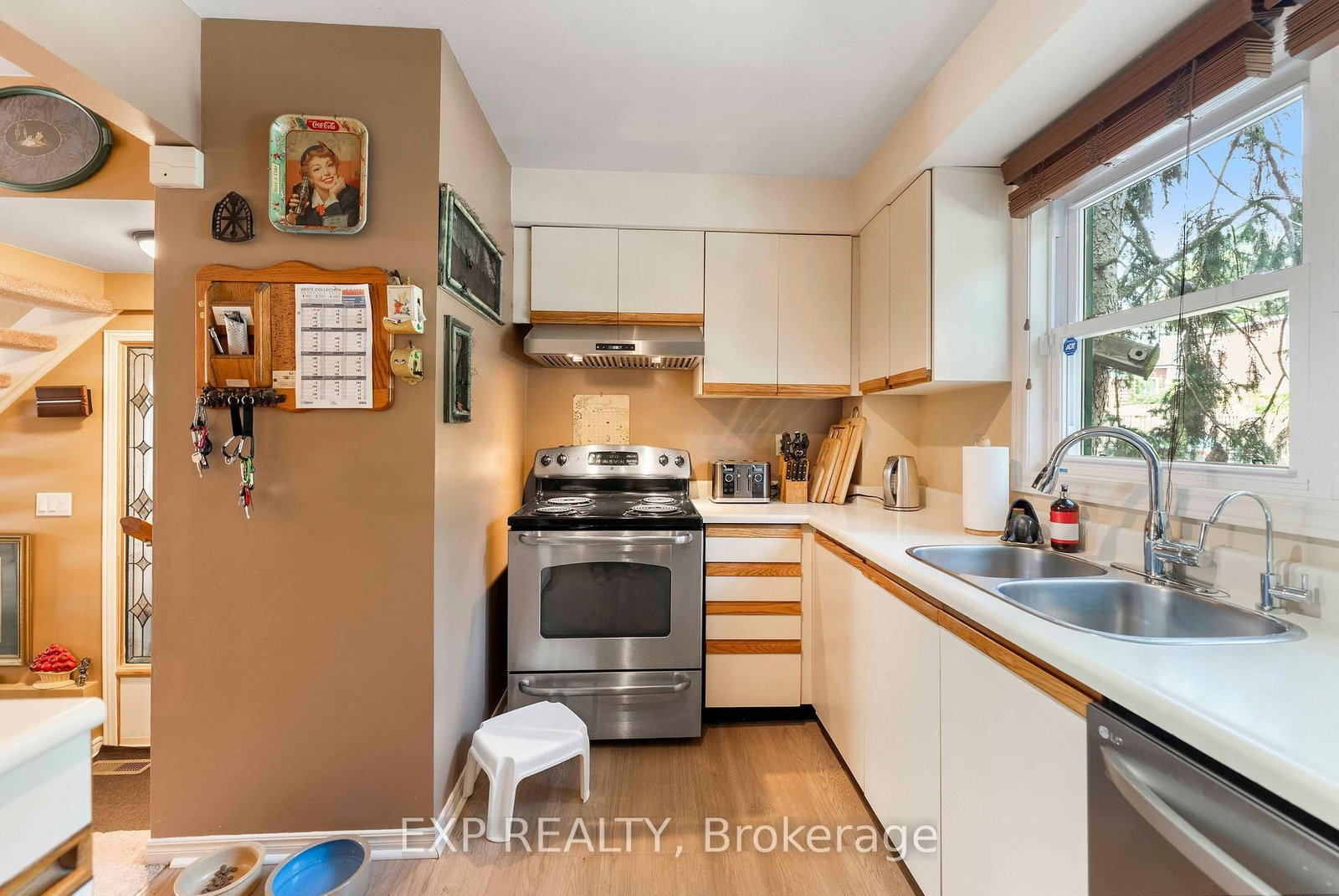 1 Quarry Court • Toronto, ON photo 14