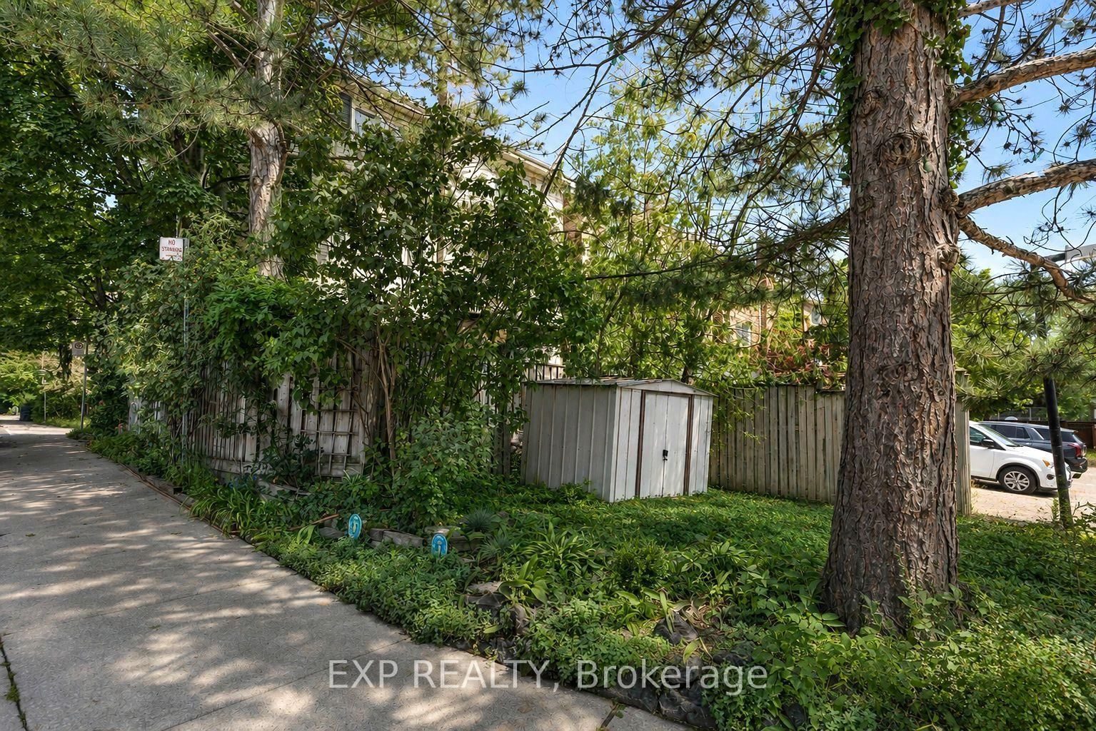1 Quarry Court • Toronto, ON photo 42