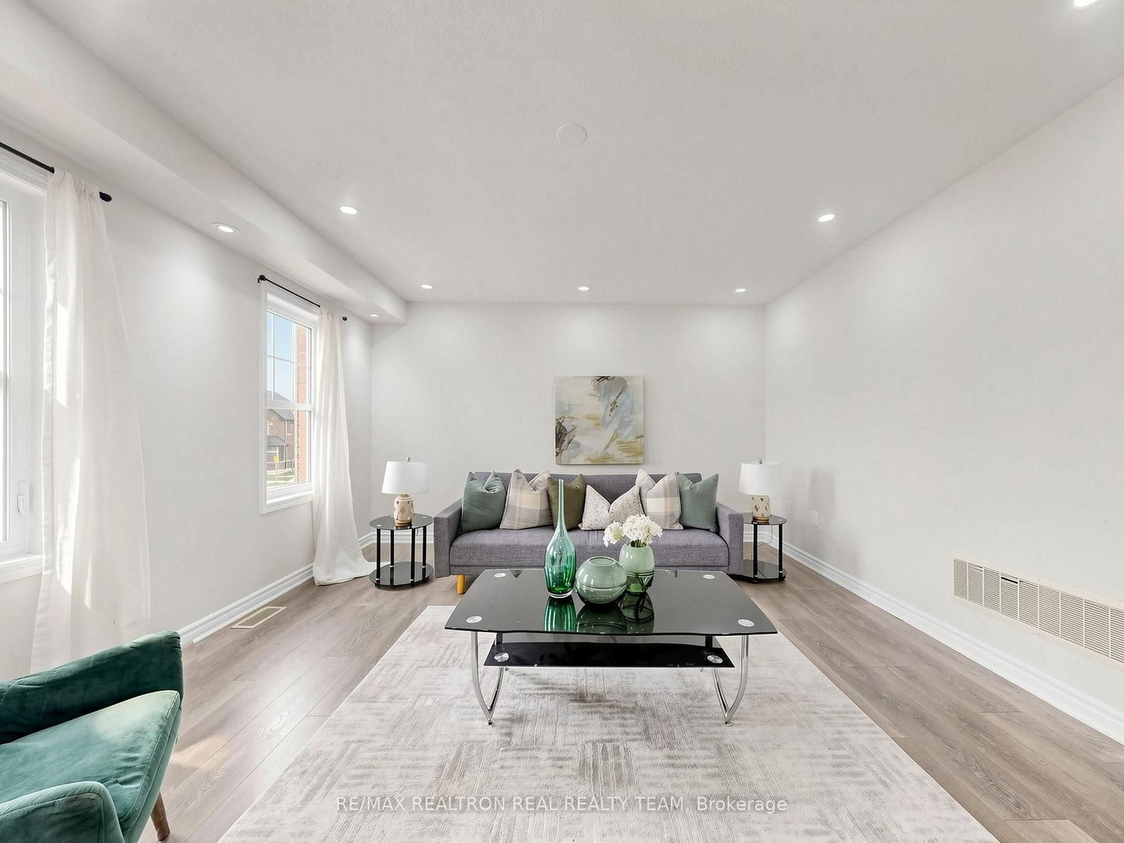 2708 Burkholder Drive • Pickering, ON photo 8