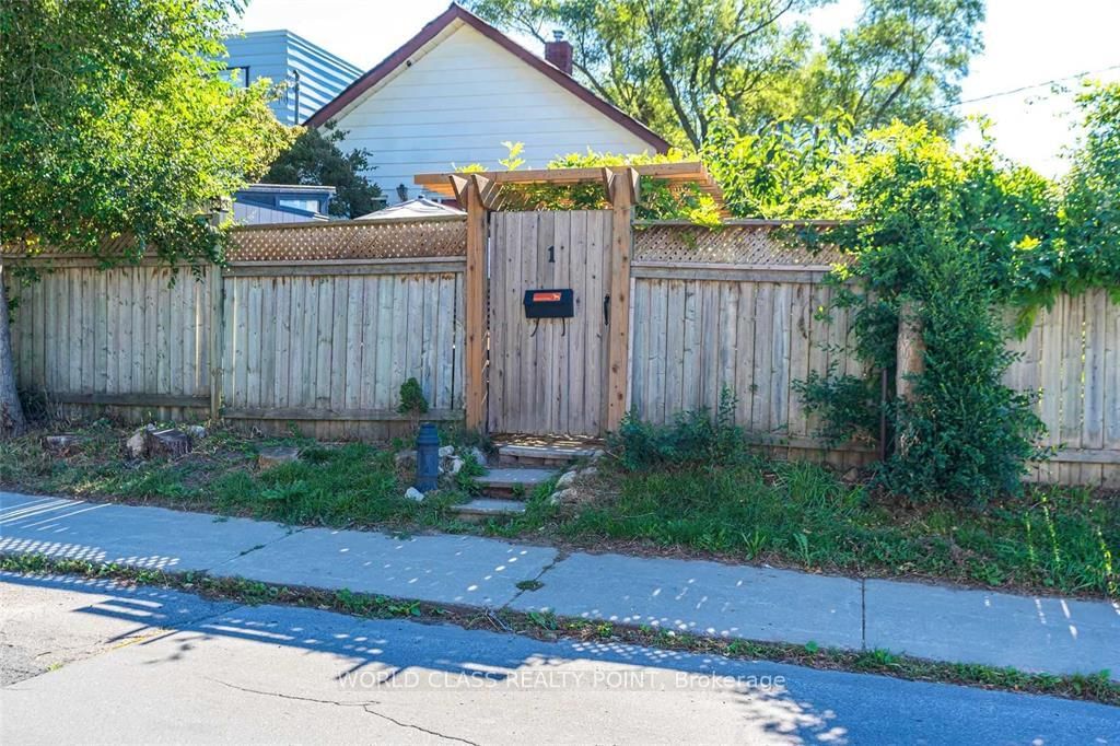 1 Mcintosh Street • Toronto, ON photo 31