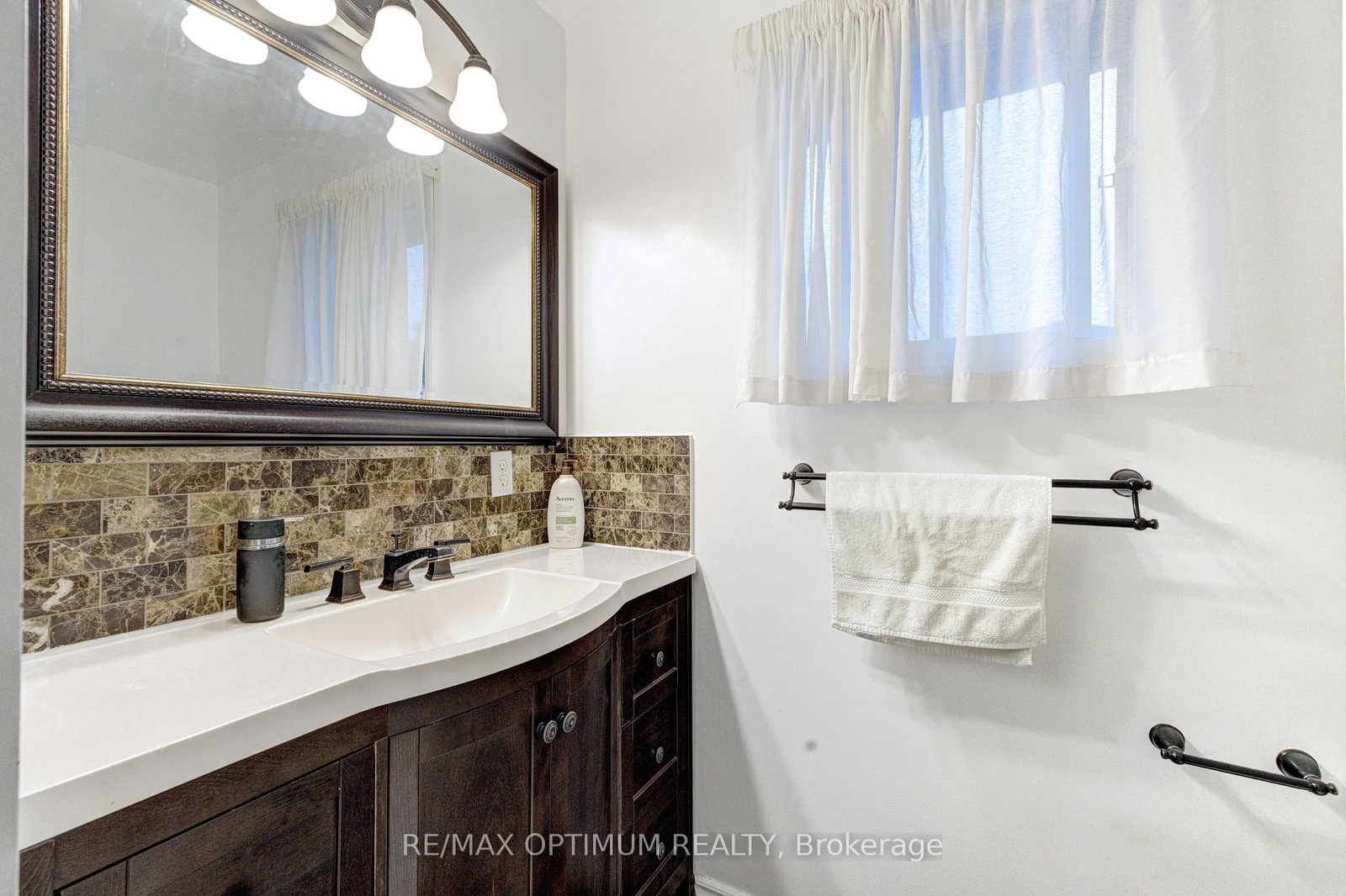 11 Murkar Crescent • Whitby, ON photo 35