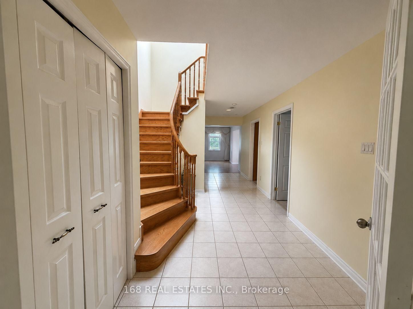36 Artillery Street, Toronto 4