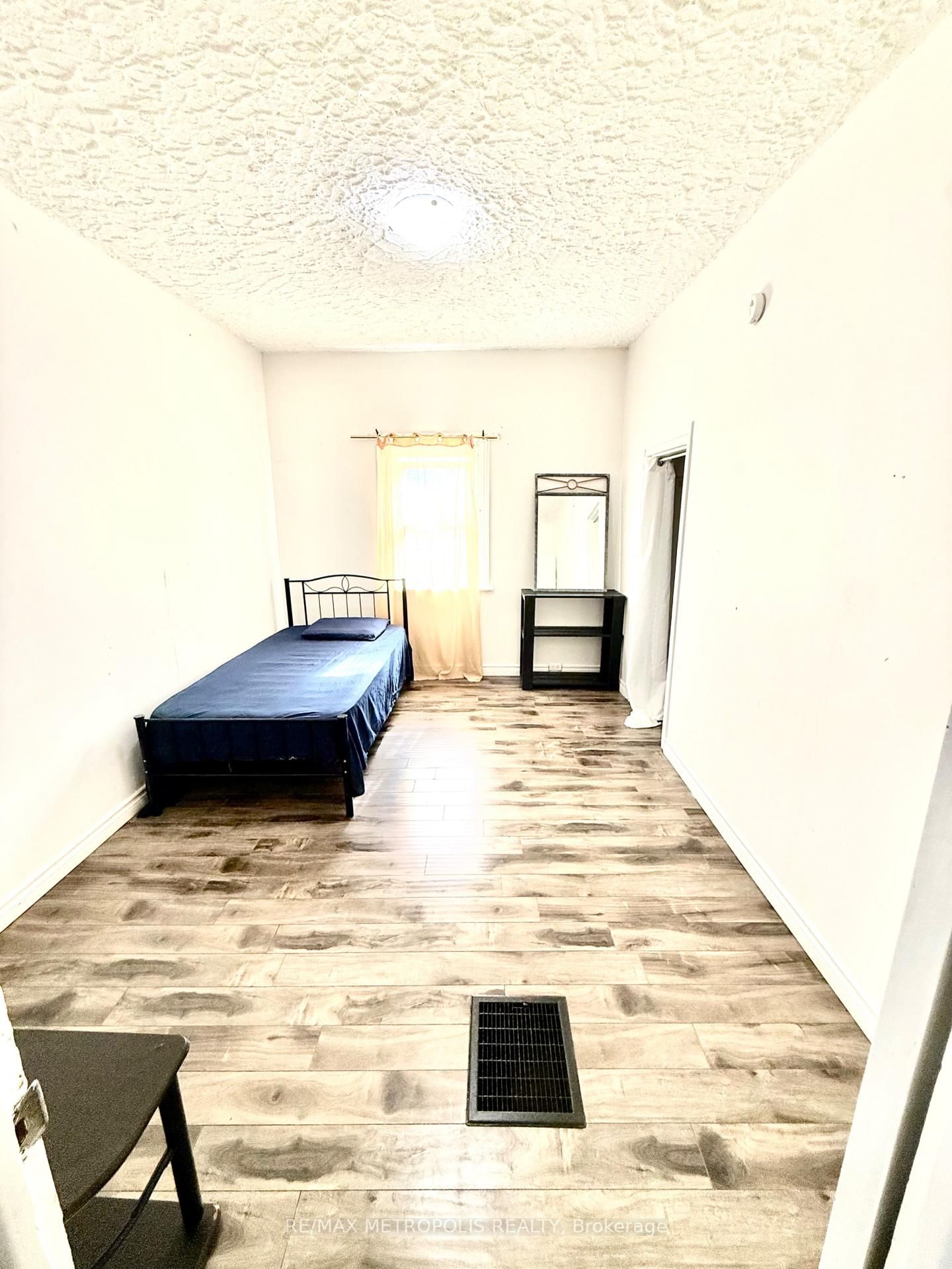 175 Celina St, Oshawa, view 25