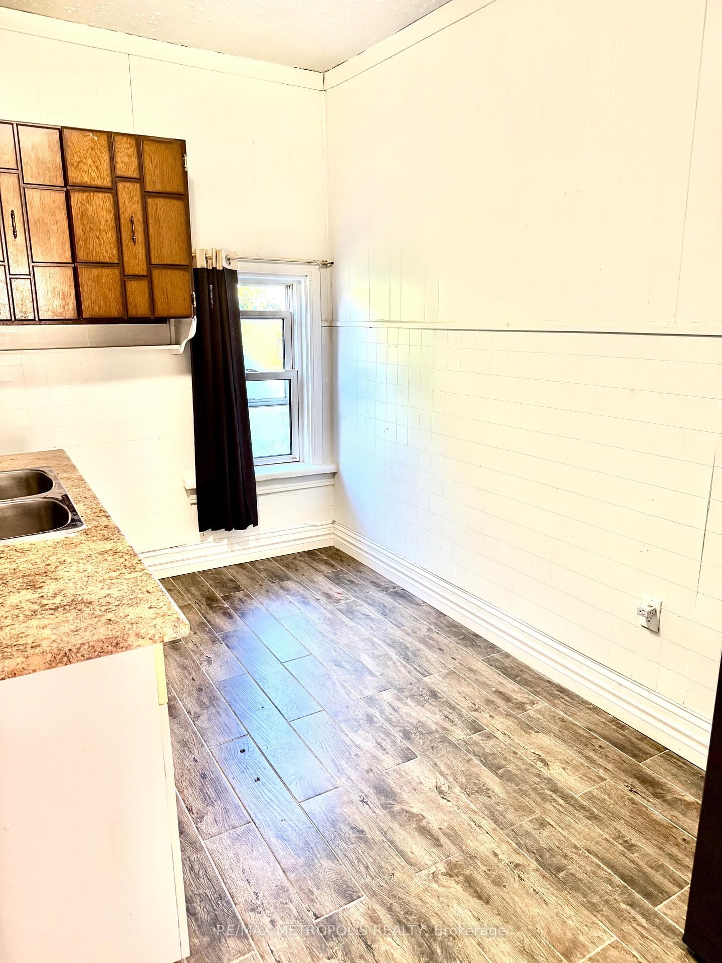 175 Celina St, Oshawa, view 27