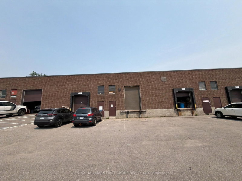 1750 Plummer St photo 5