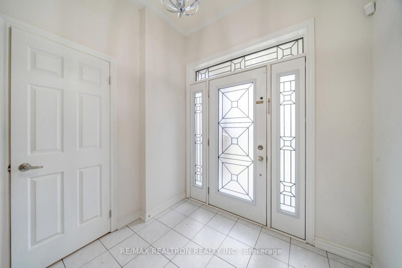 295 Northglen Boulevard