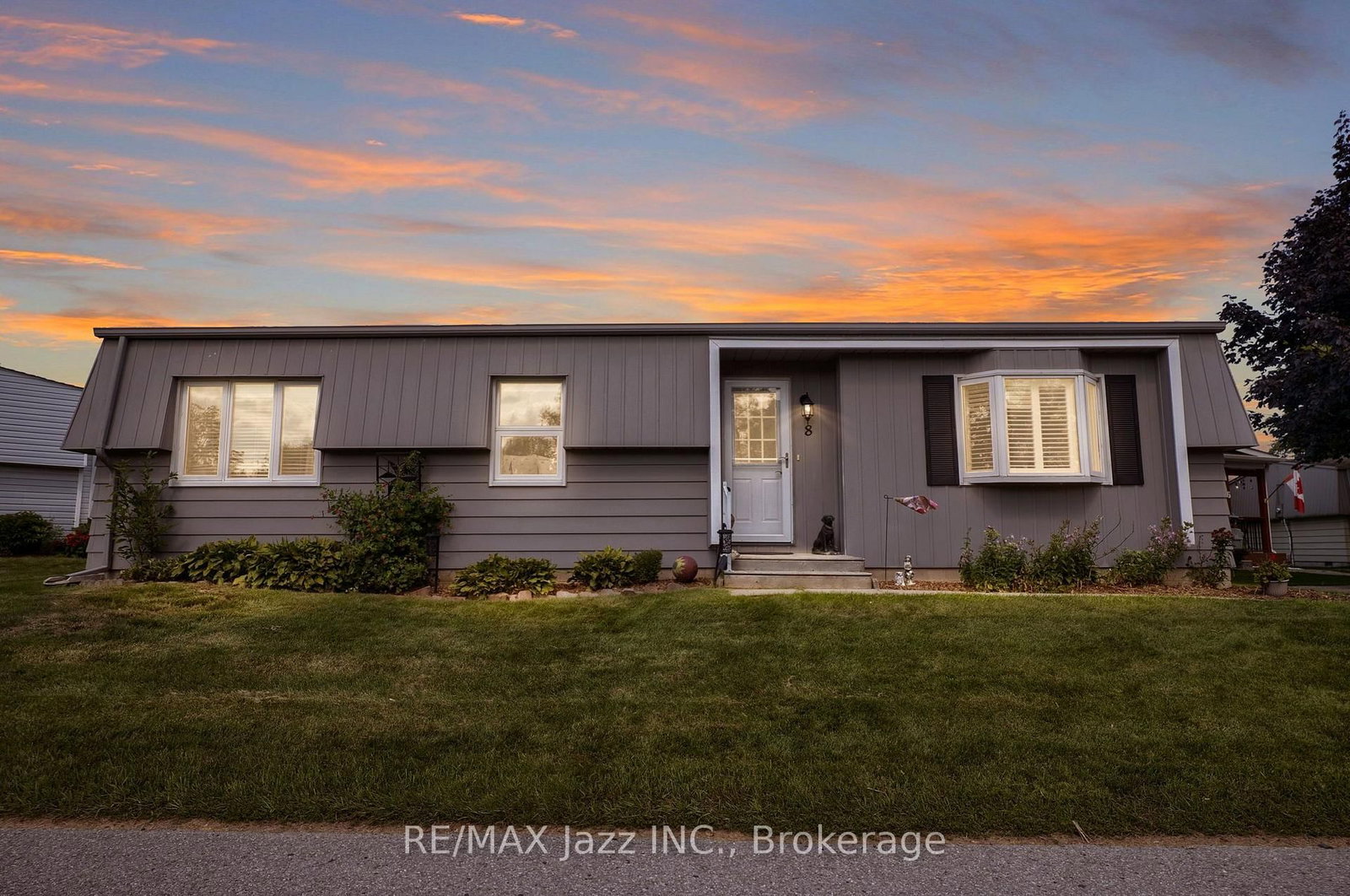 8 Wheelhouse Drive • Clarington, ON photo 1