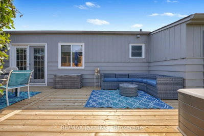 8 Wheelhouse Drive • Clarington, ON photo 3