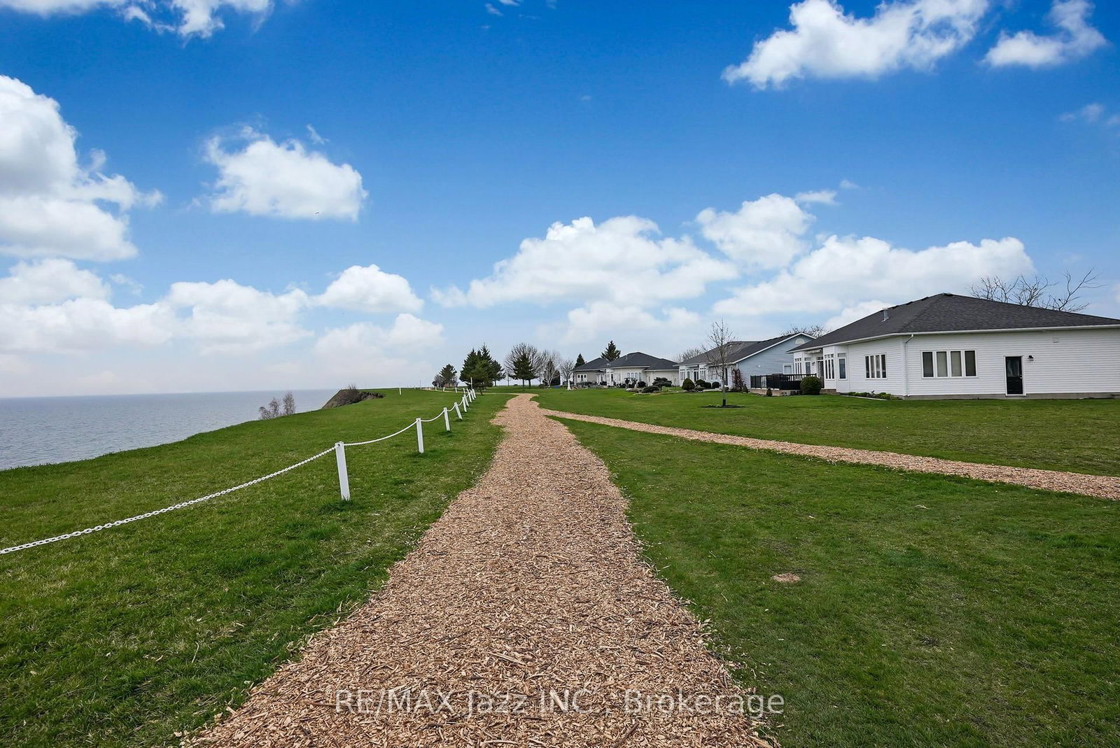 8 Wheelhouse Drive • Clarington, ON photo 47