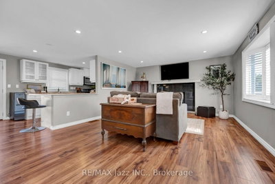 8 Wheelhouse Drive • Clarington, ON photo 6