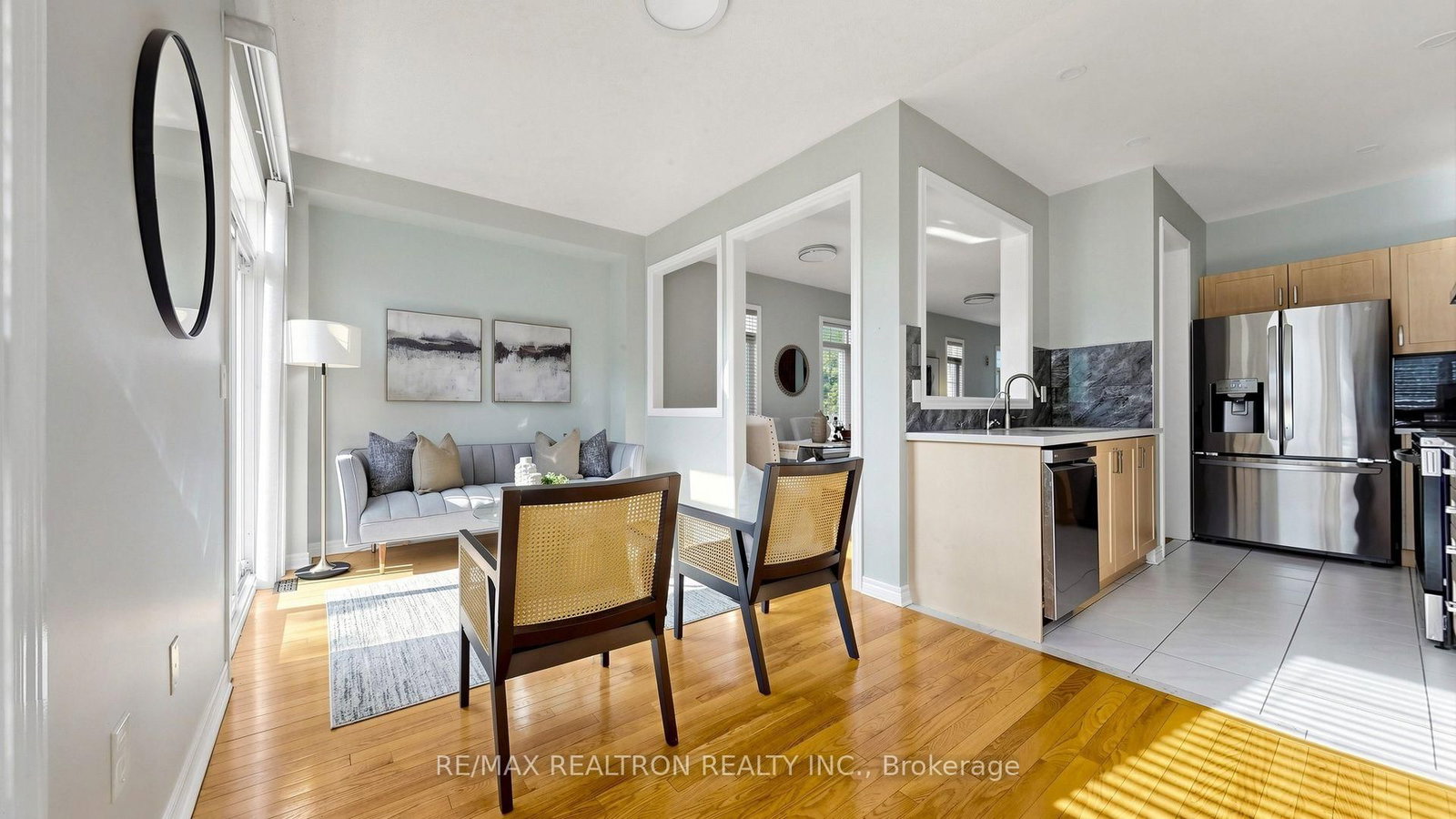 Listing Image 10