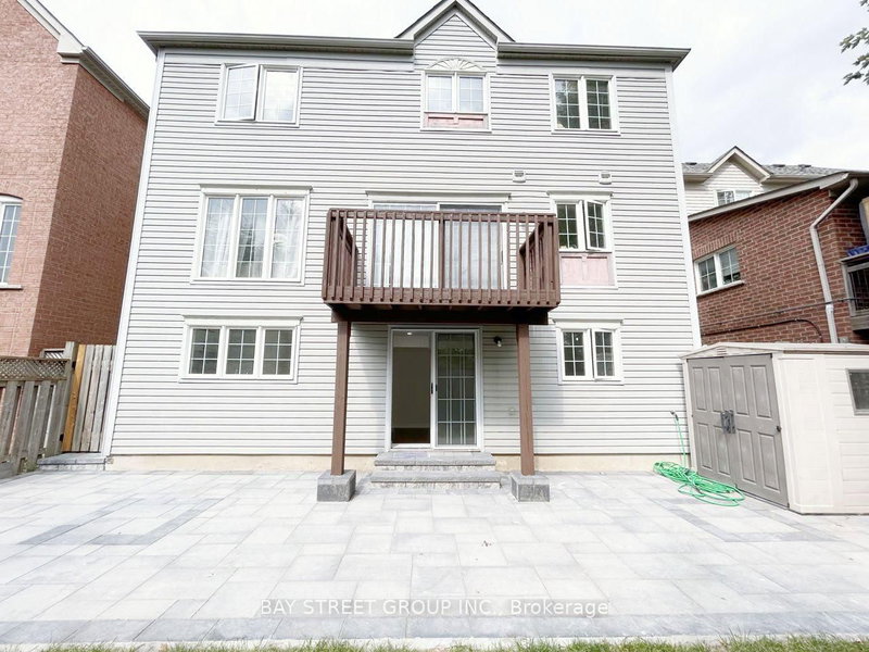 17 Bradbury Crescent