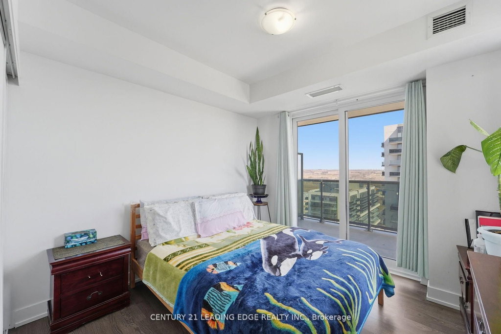 2516 - 2550 Simcoe Street N 5