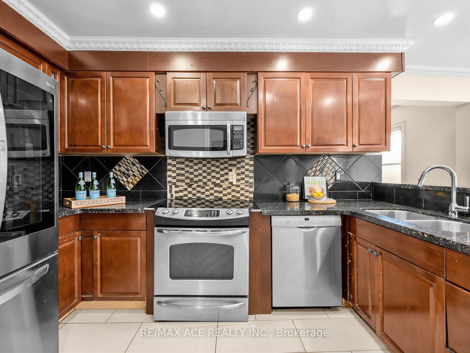 53 Howes Street • Ajax, ON photo 5