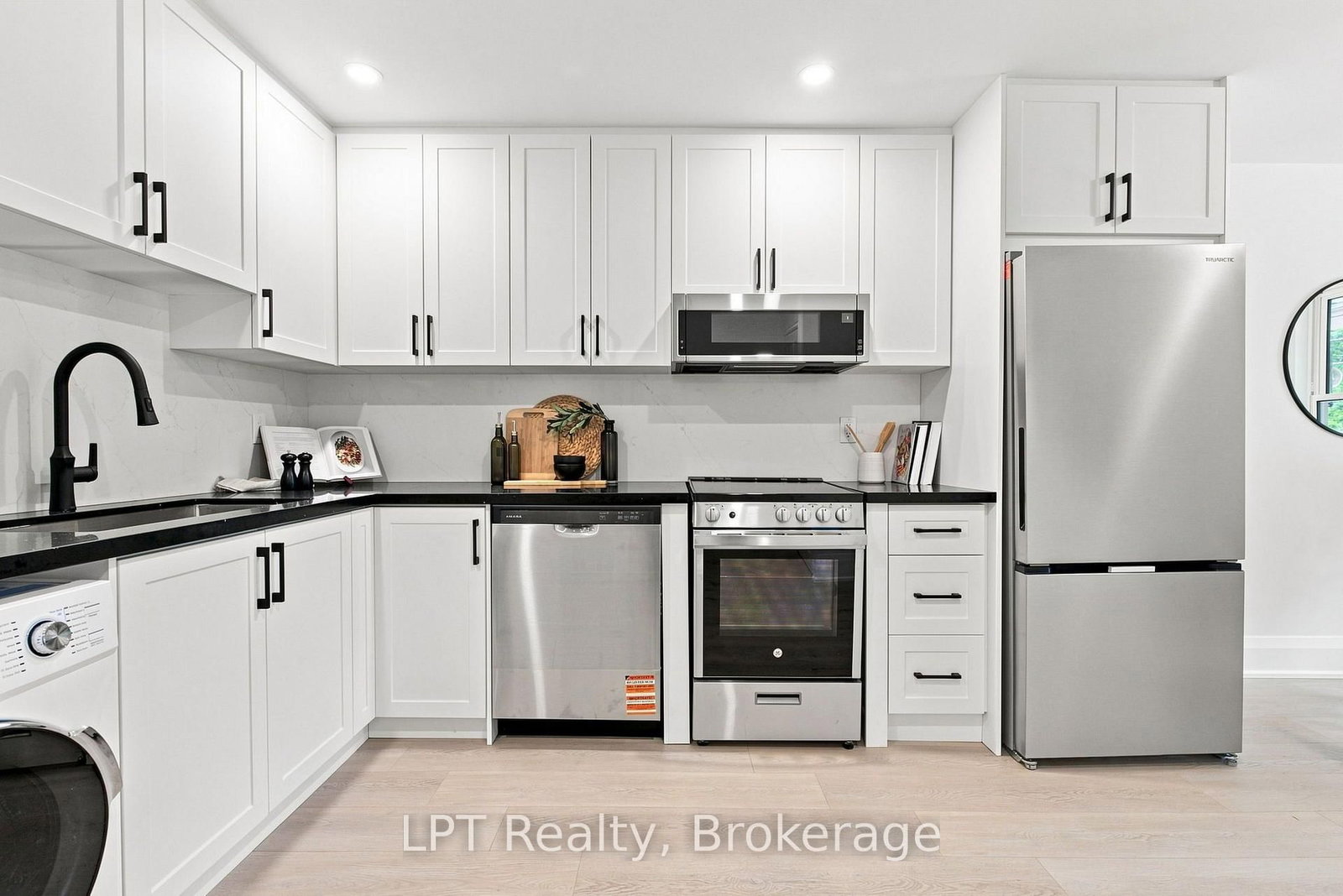 112 Olive Avenue • Oshawa, ON photo 10