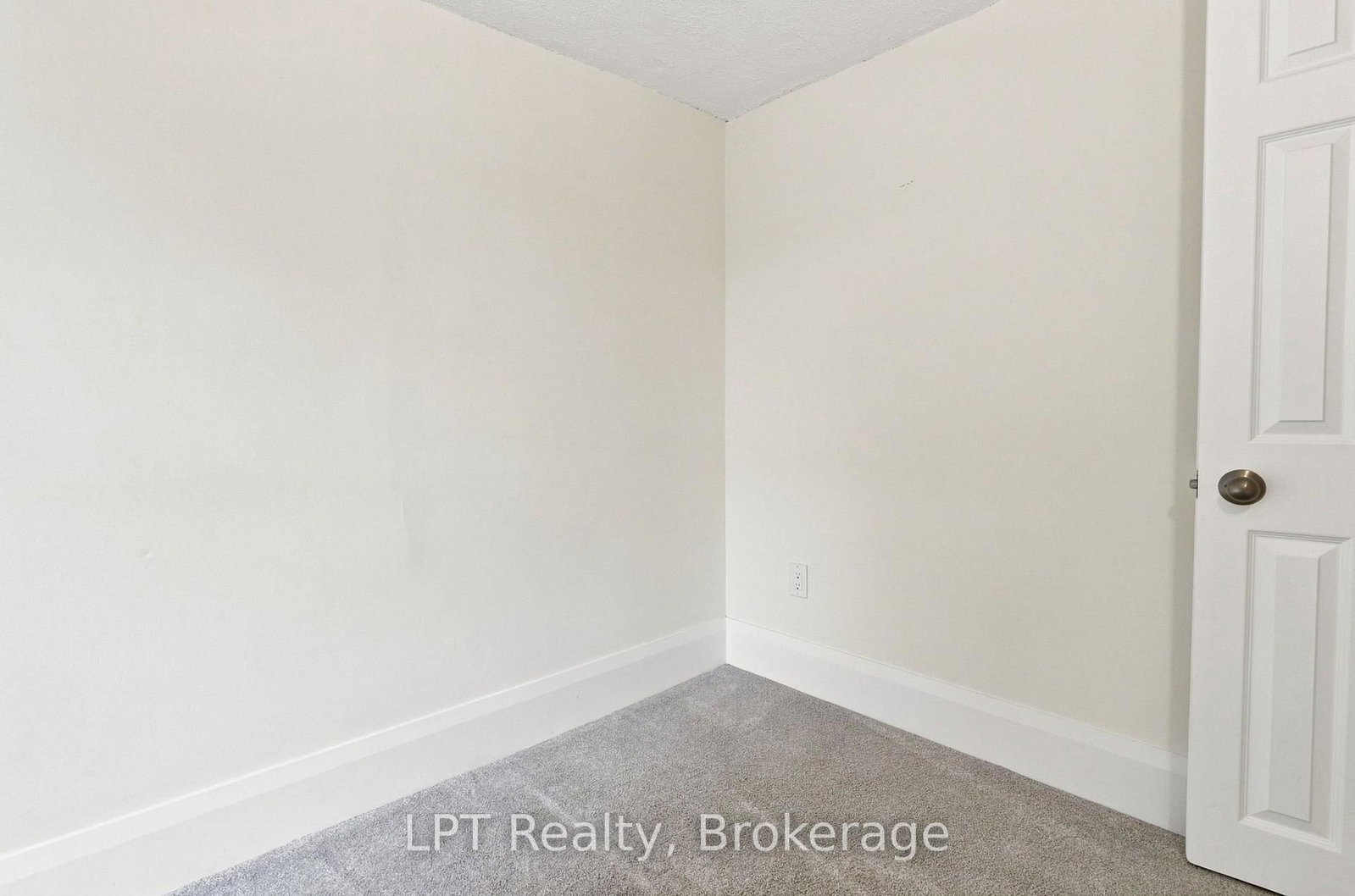 112 Olive Avenue • Oshawa, ON photo 32