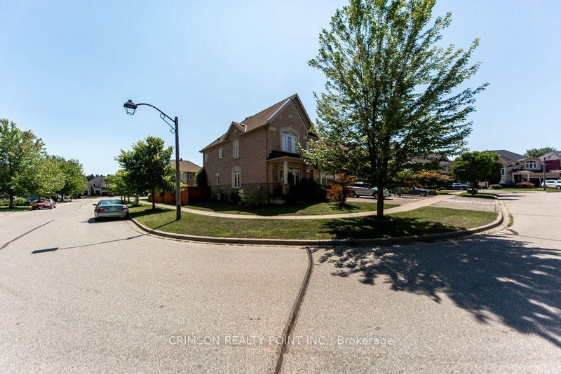 2304 Canterbury Crescent