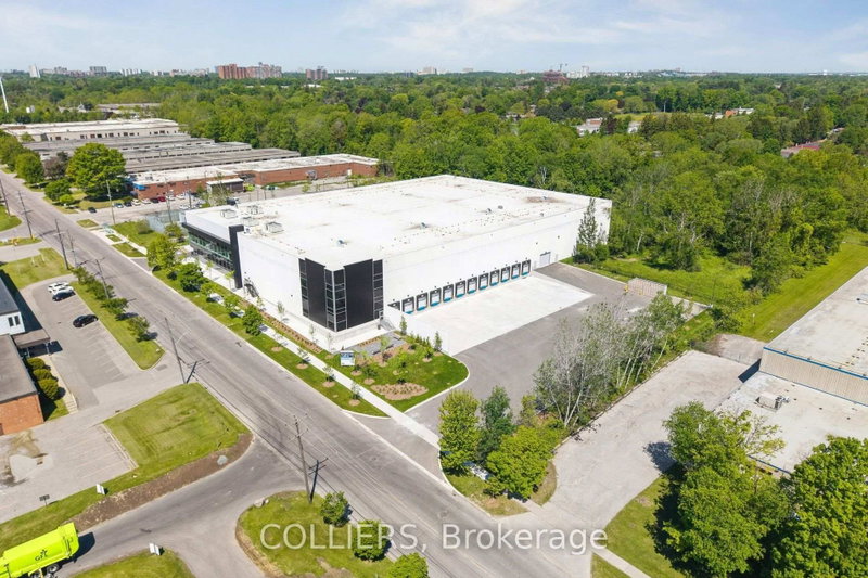 610 Coronation Dr photo 2