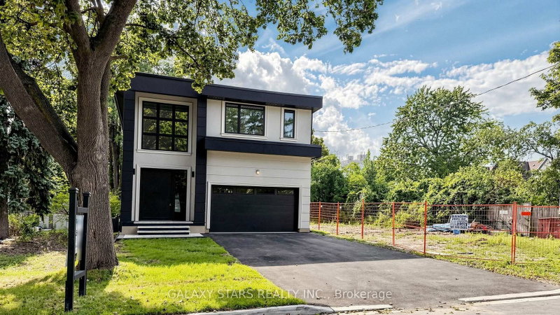 8B Lamont Avenue