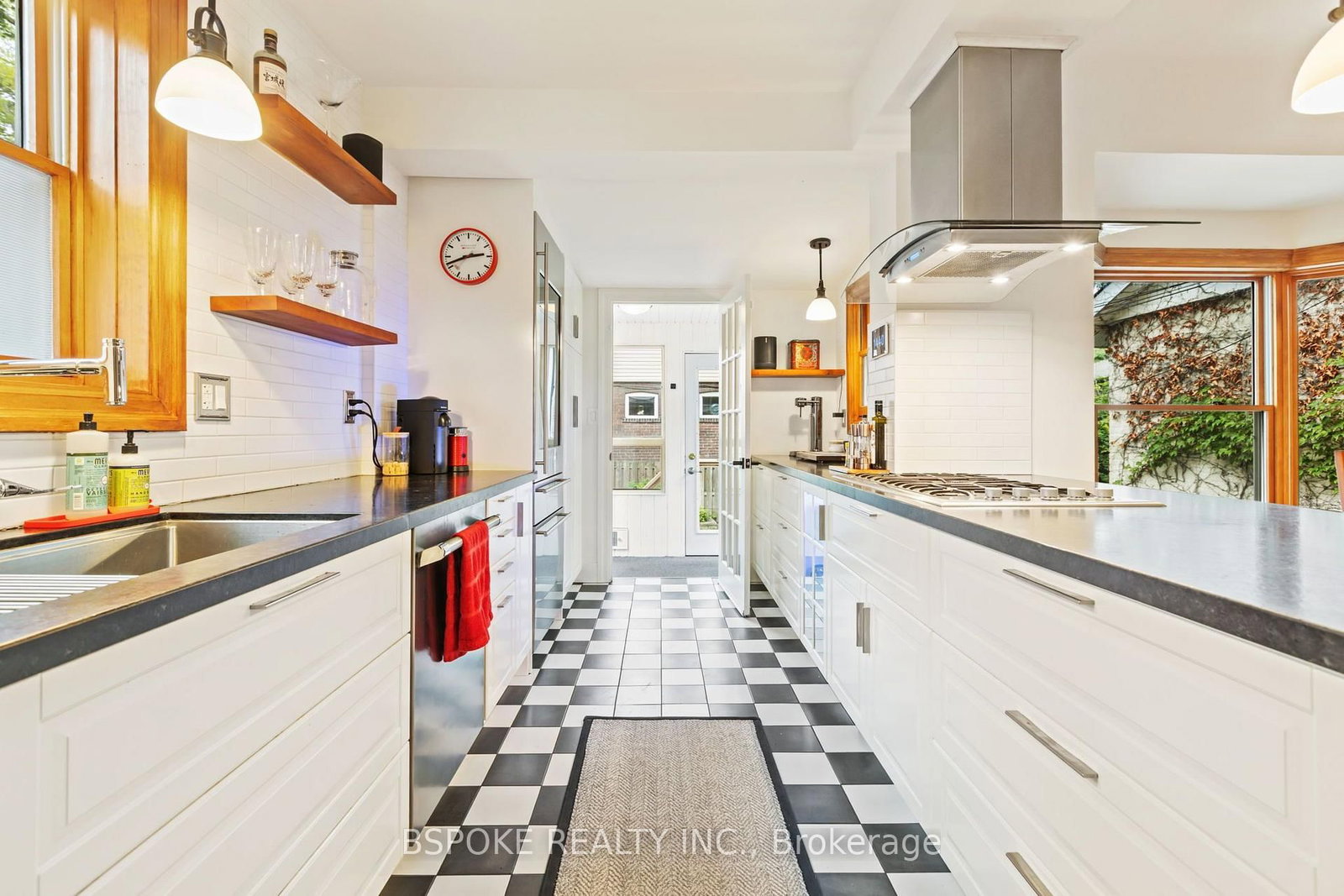 126 Oakcrest Avenue • Toronto, ON photo 13