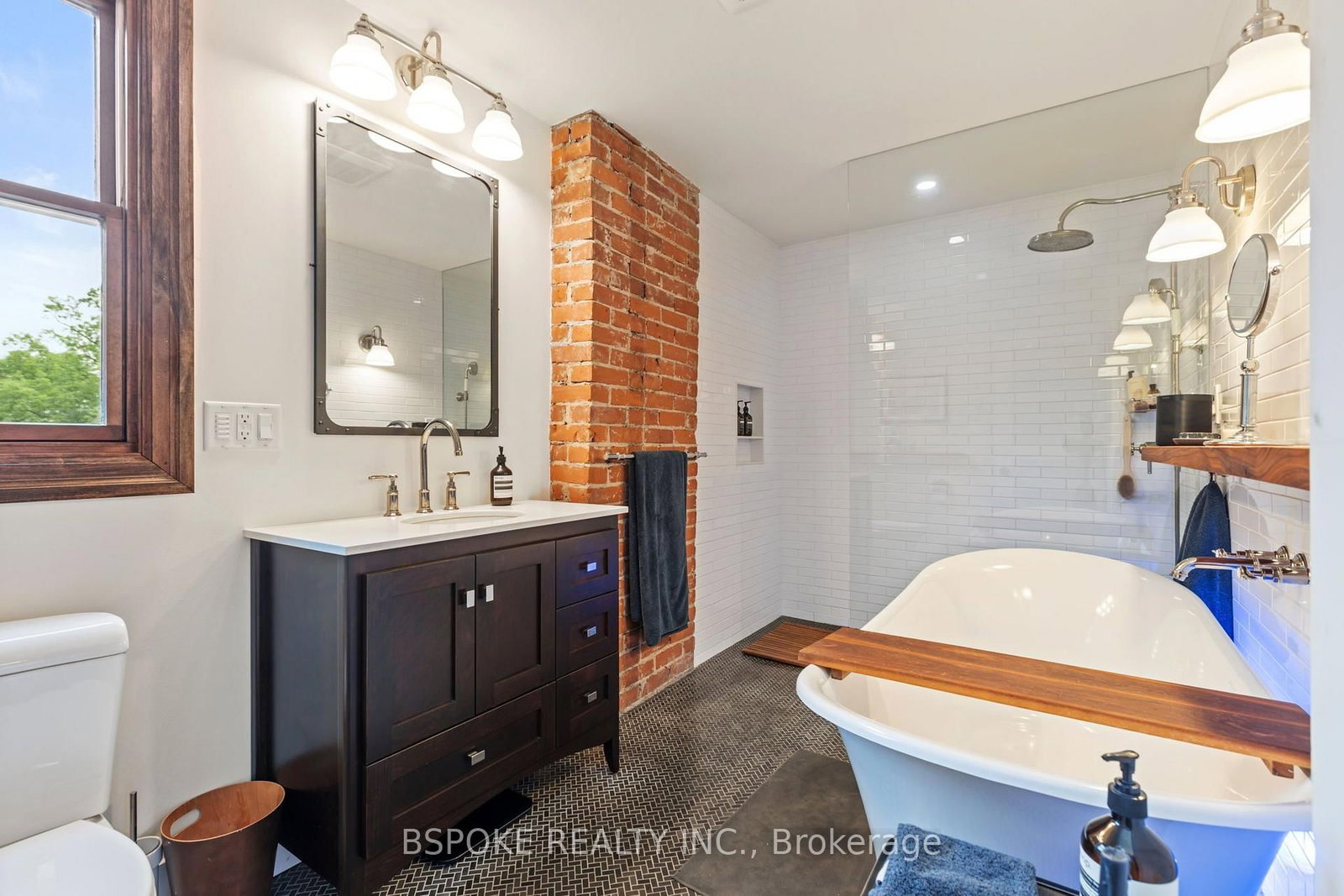 126 Oakcrest Avenue • Toronto, ON photo 22