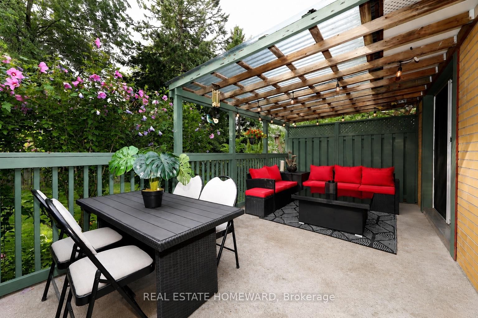 71 Gatesview Avenue • Toronto, ON photo 12