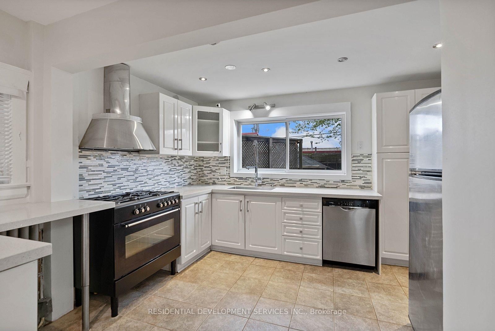 363 Strathmore Boulevard • Toronto, ON photo 8