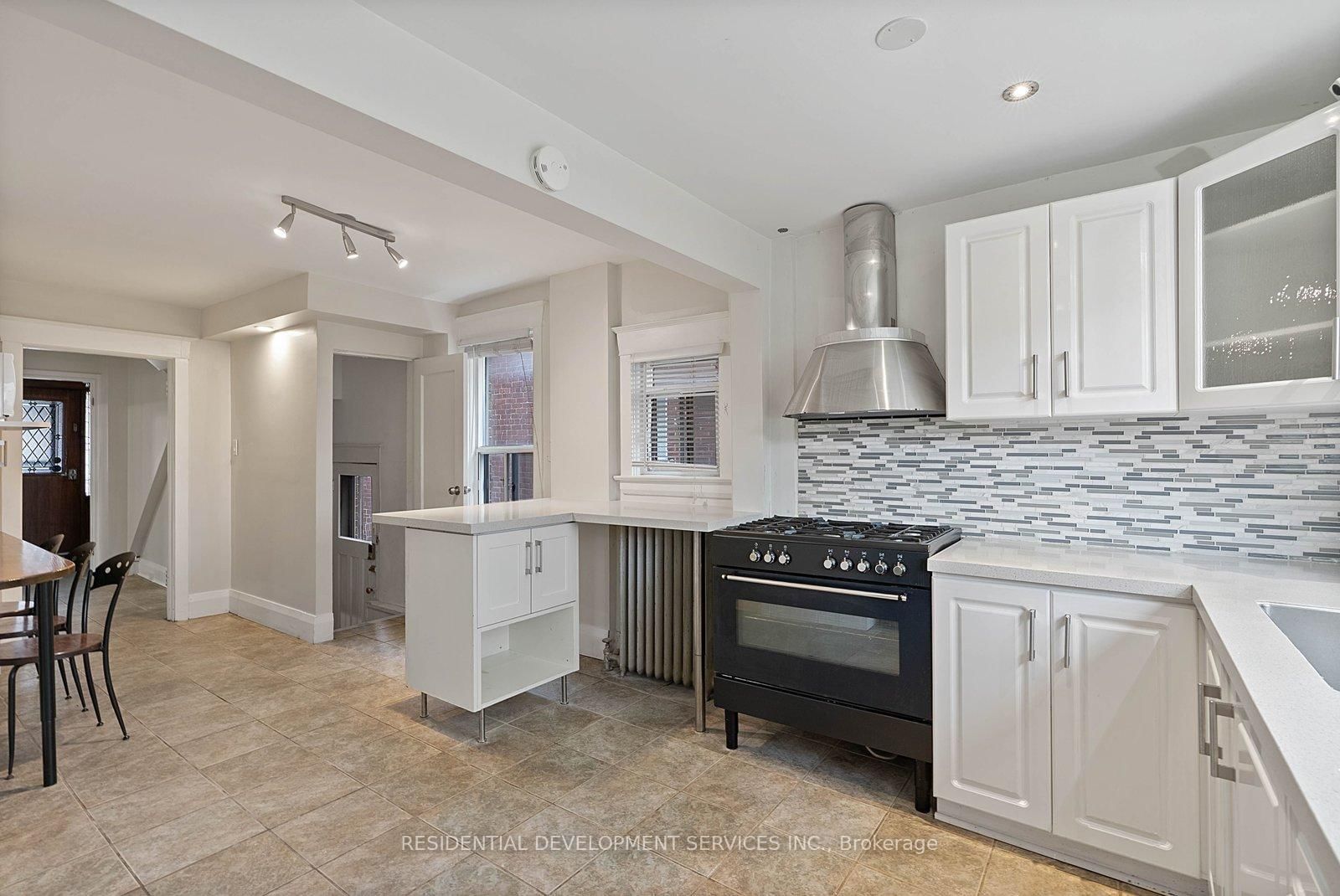 363 Strathmore Boulevard • Toronto, ON photo 9