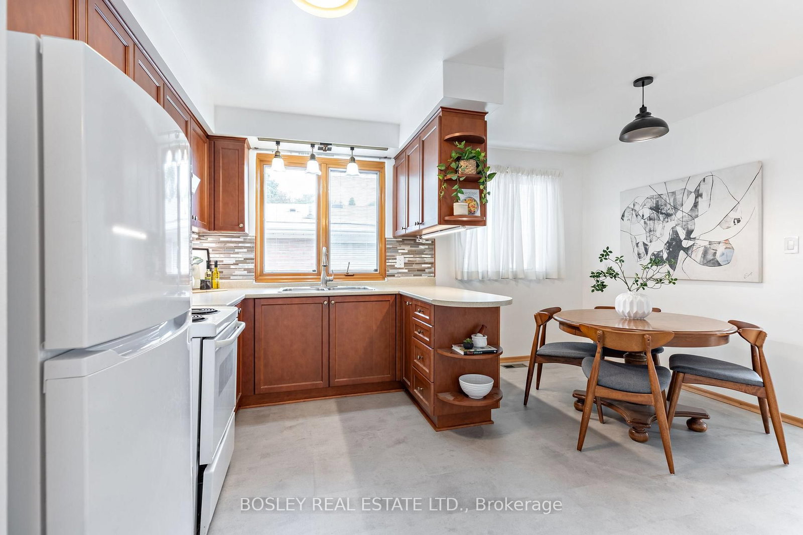 6 Cheyenne Drive • Toronto, ON photo 8