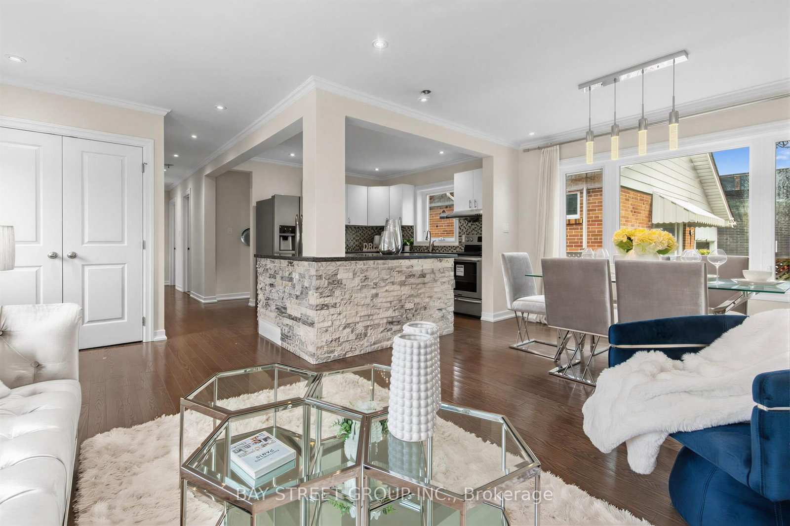 47 Haileybury Drive • Toronto, ON photo 7