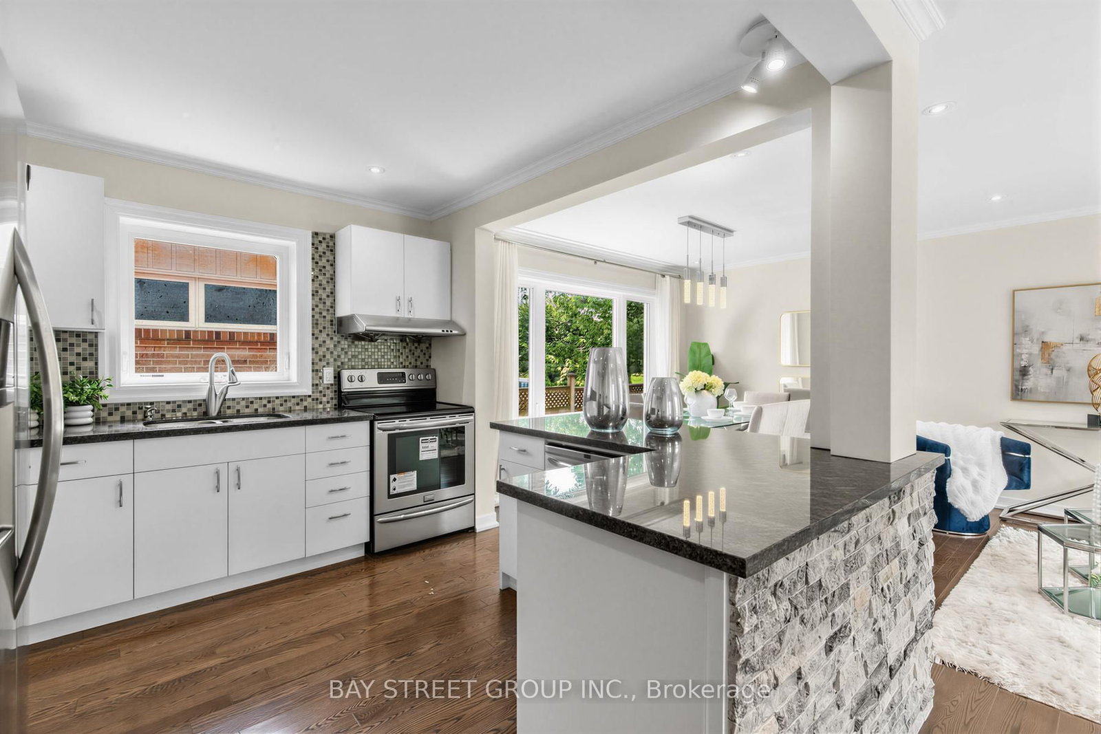 47 Haileybury Drive • Toronto, ON photo 8