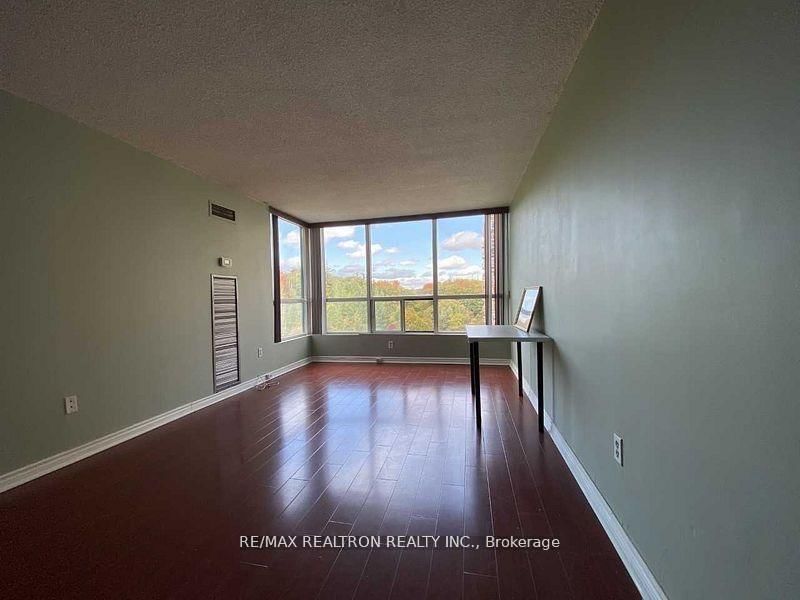 3050 Ellesmere Rd photo 4