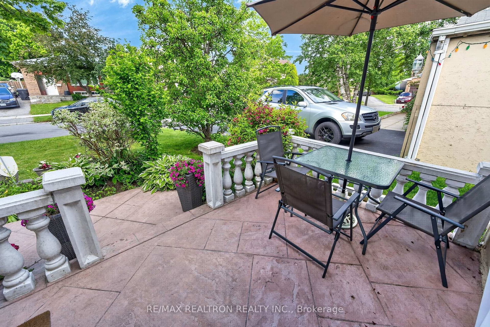 49 Tunmead Square • Toronto, ON photo 9