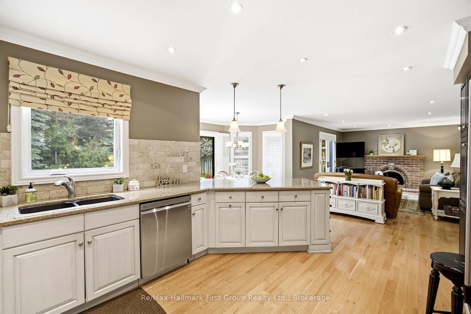49 Rothean Drive • Whitby, ON photo 21