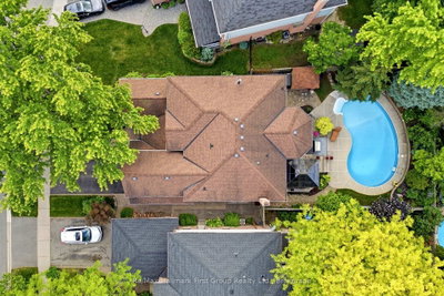 49 Rothean Drive • Whitby, ON photo 5