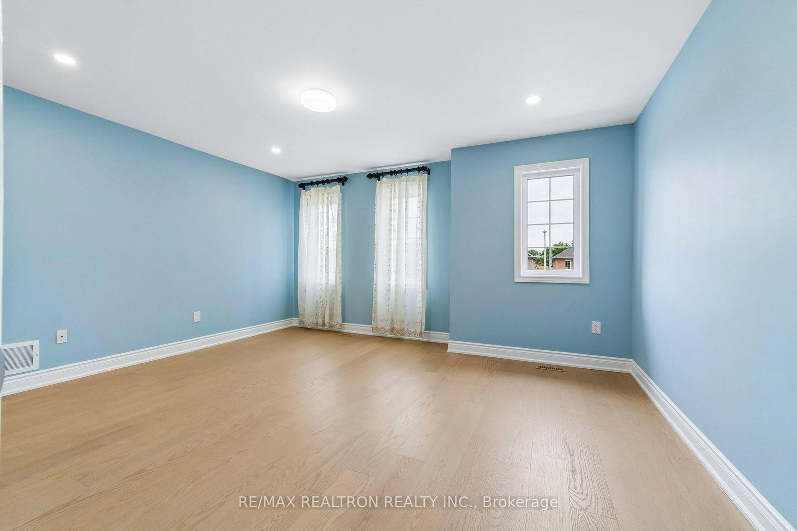 194 Robert Adams Drive • Clarington, ON photo 38