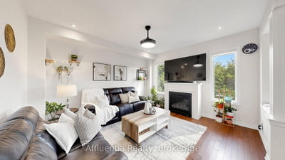 61 Hickling Lane • Ajax, ON photo 8