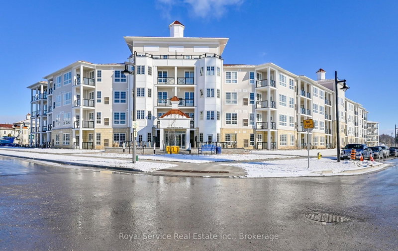 125 - 50 Lakebreeze Drive