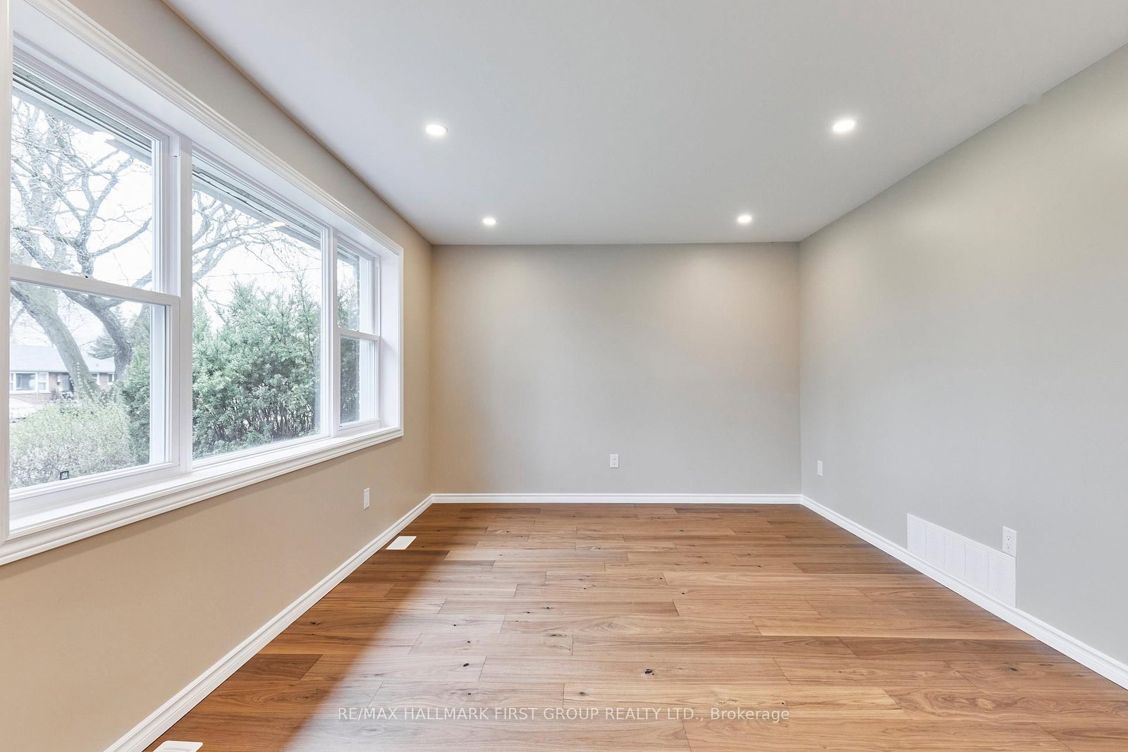 295 Baldwin Street • Oshawa, ON photo 11