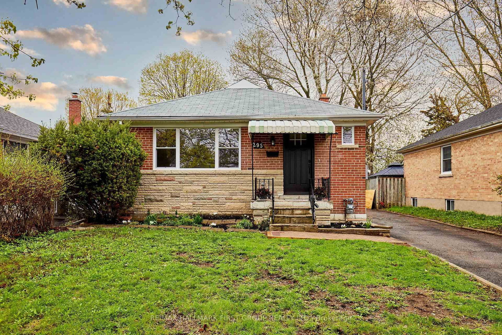 295 Baldwin Street • Oshawa, ON photo 3