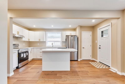 295 Baldwin Street • Oshawa, ON photo 5