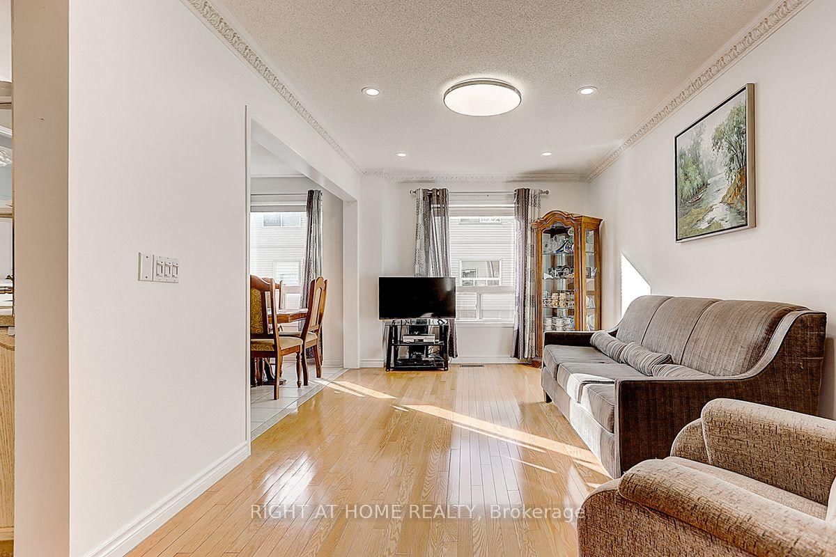 16 Pat Brooks Terrace • Toronto, ON photo 18