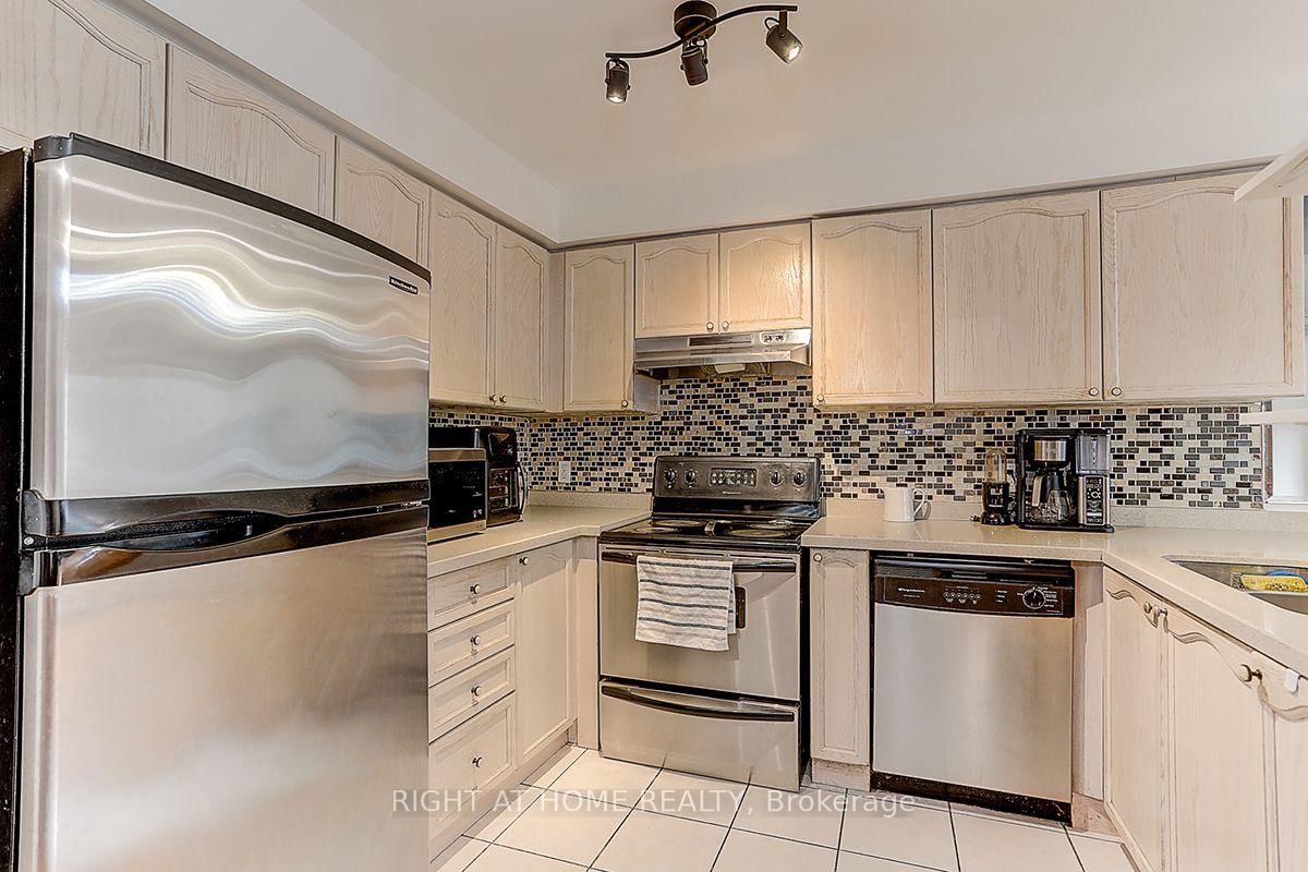16 Pat Brooks Terrace • Toronto, ON photo 24