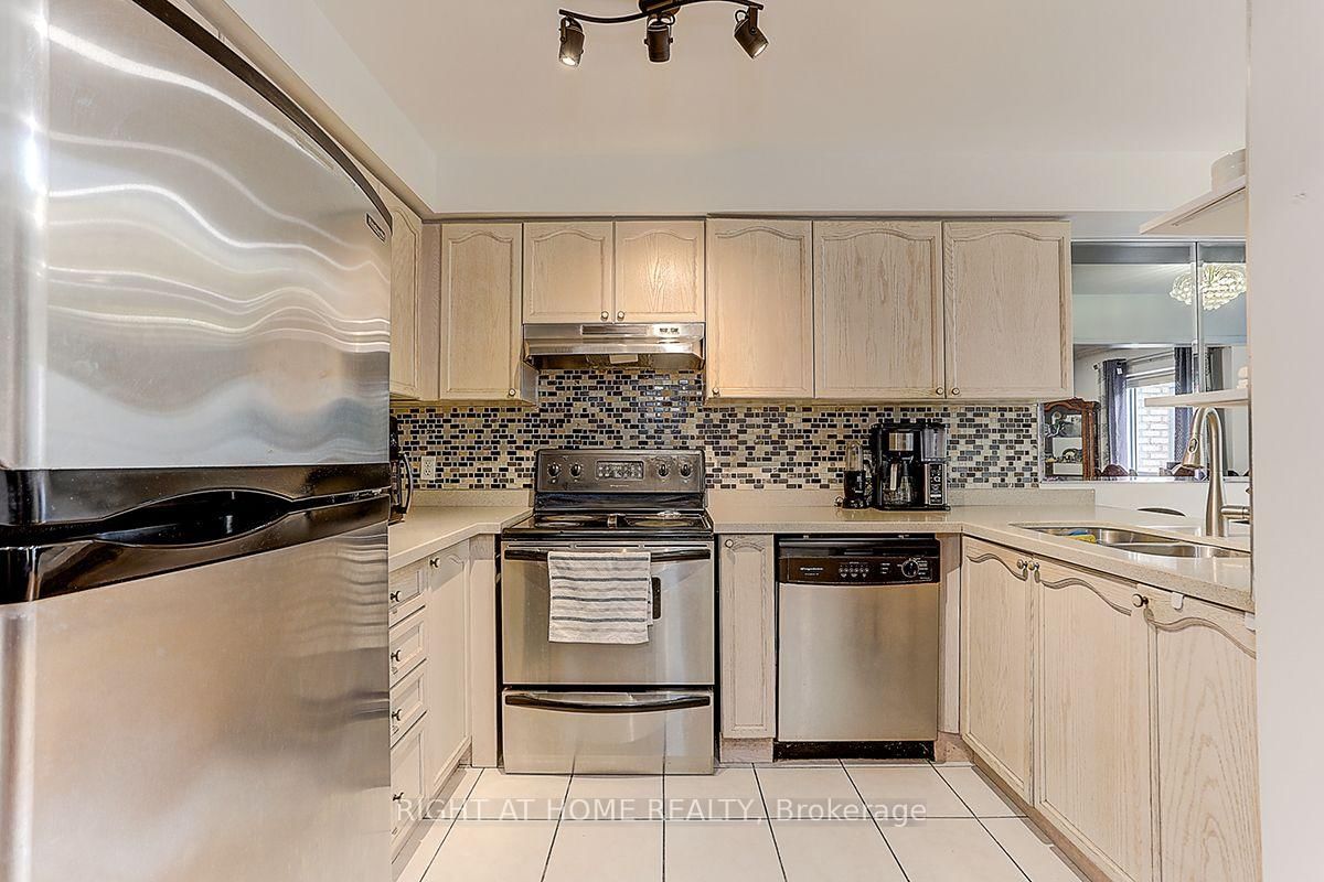 16 Pat Brooks Terrace • Toronto, ON photo 25