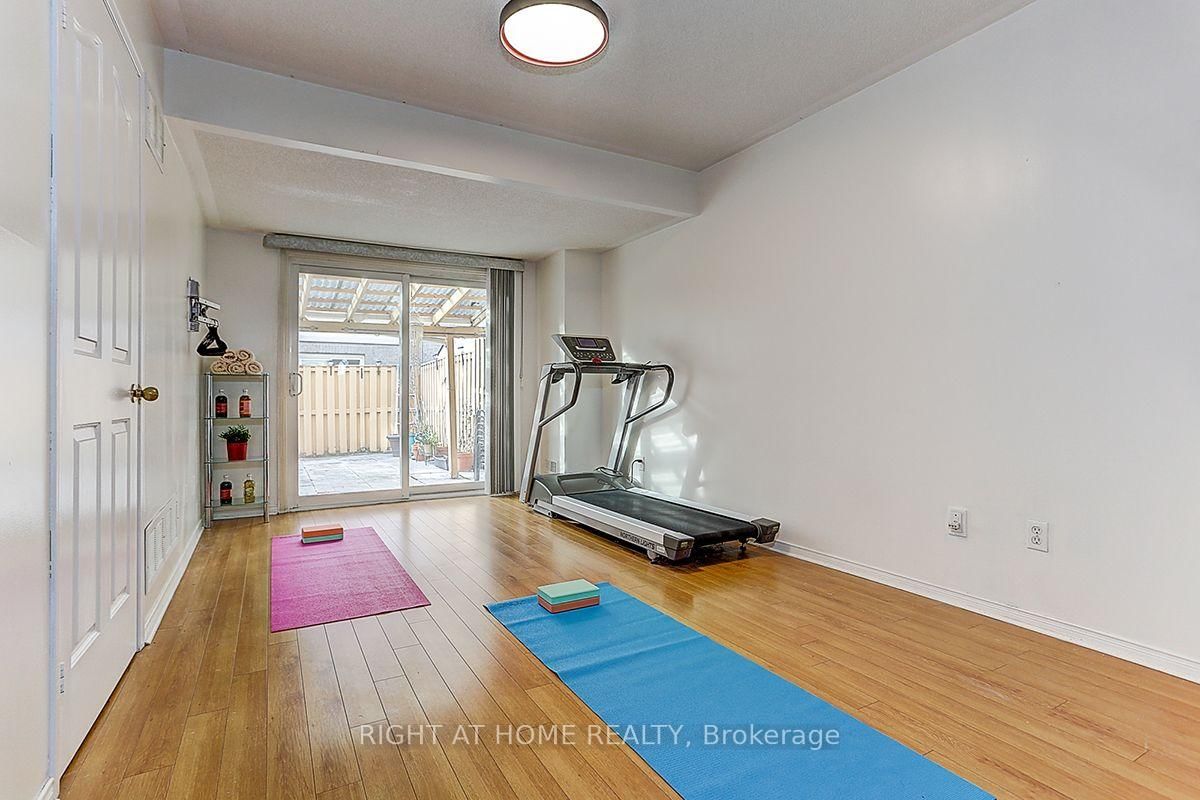 16 Pat Brooks Terrace • Toronto, ON photo 33
