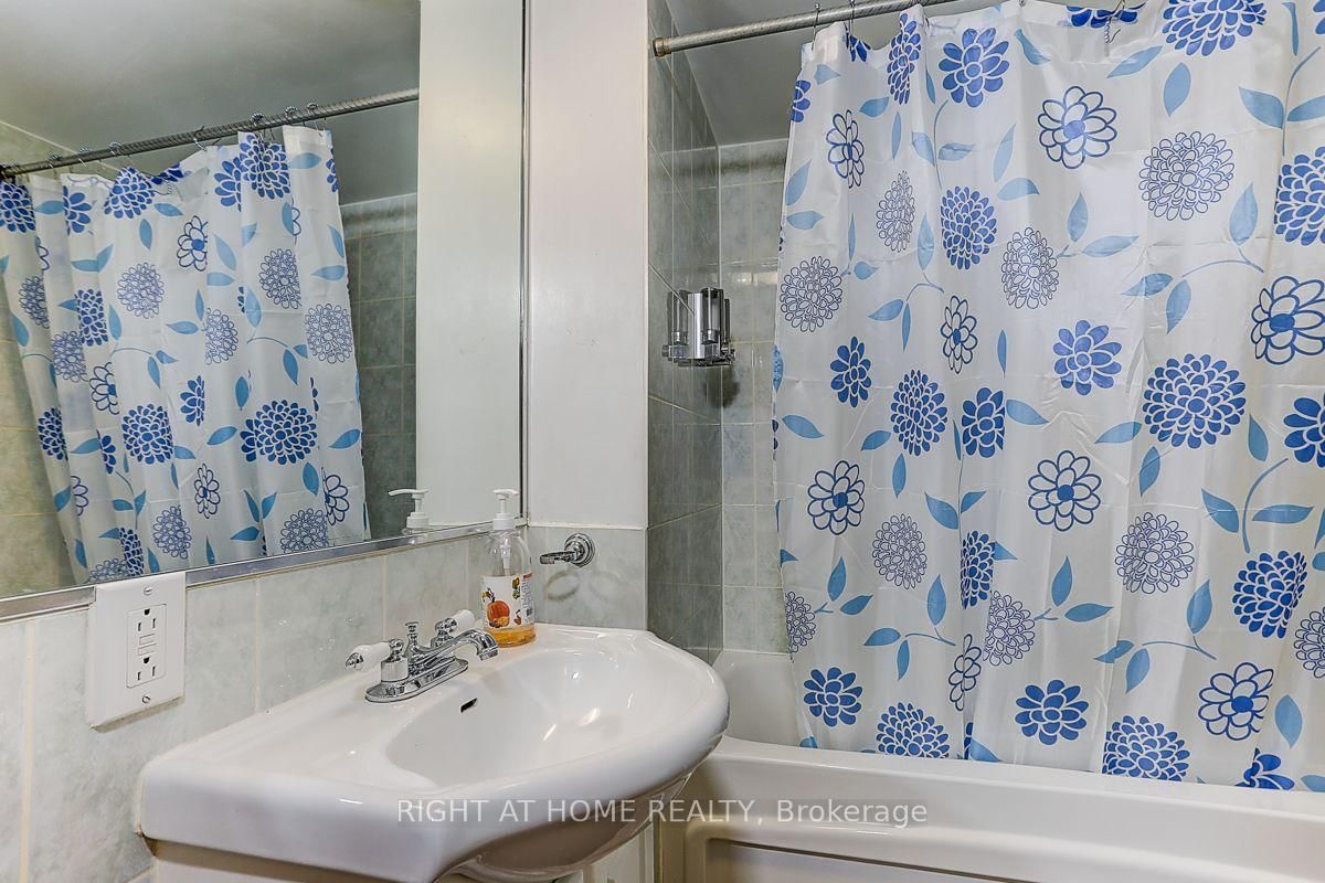 16 Pat Brooks Terrace • Toronto, ON photo 35