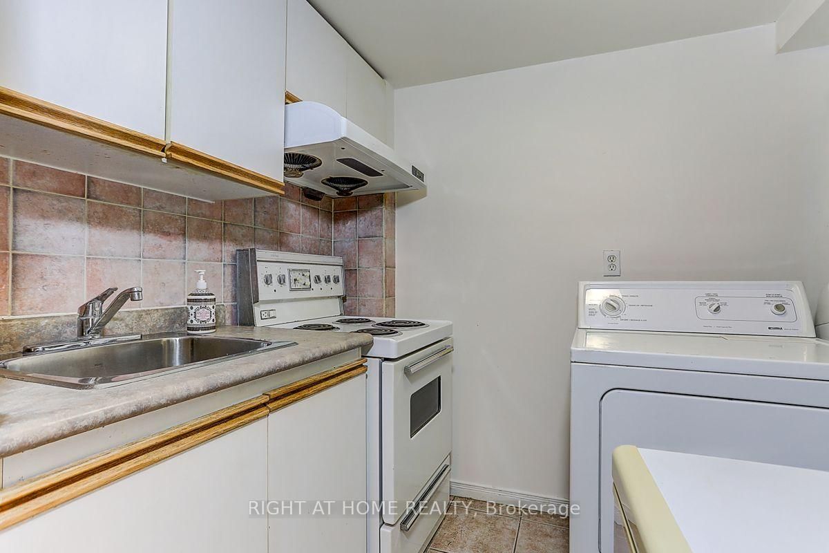 16 Pat Brooks Terrace • Toronto, ON photo 36