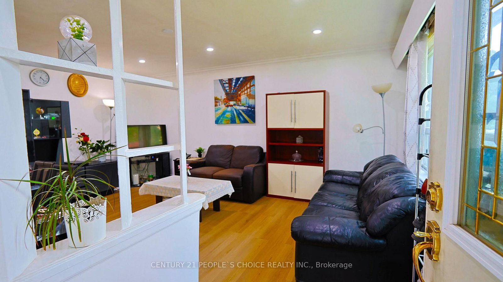14 North Bonnington Avenue • Toronto, ON photo 6