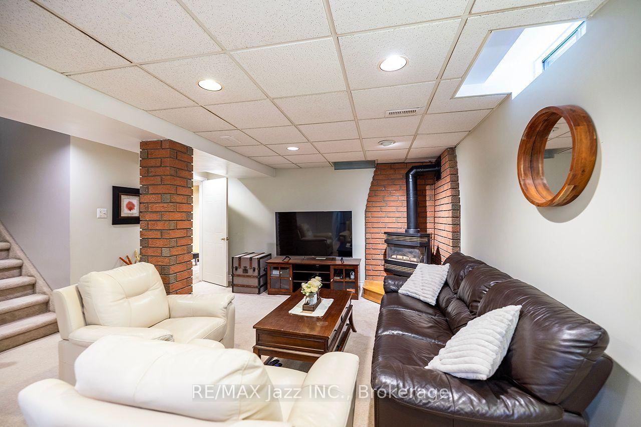 23 Meredith Court • Clarington, ON photo 28